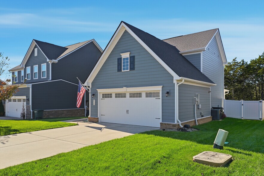 Building Photo - 838 Dean Dr