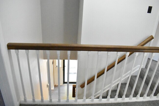 Building Photo - Welcome To Lake Ridge's Finest...