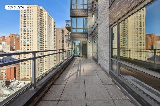 Building Photo - 501 E 87th St