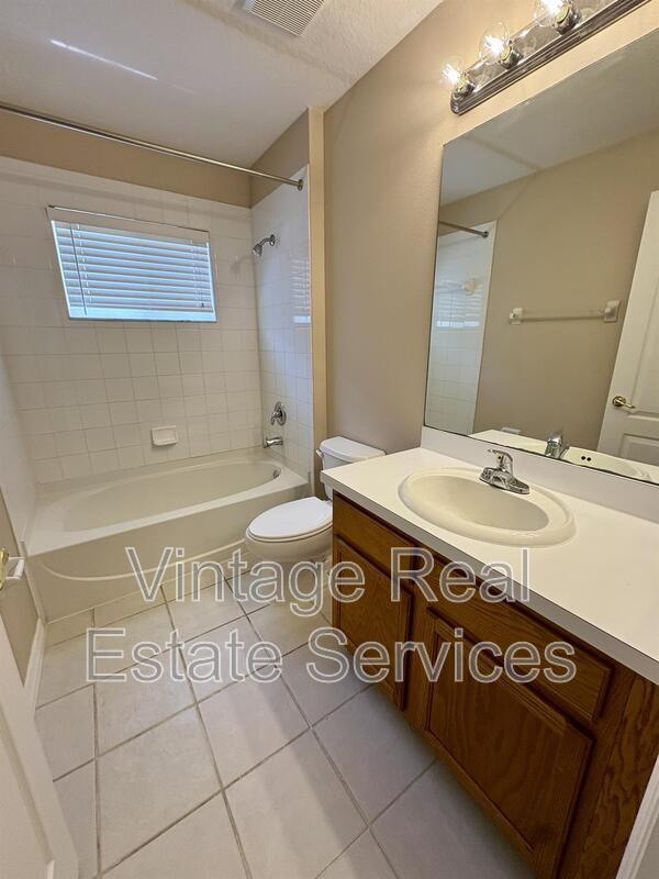 Building Photo - 13029 Bridleford Dr