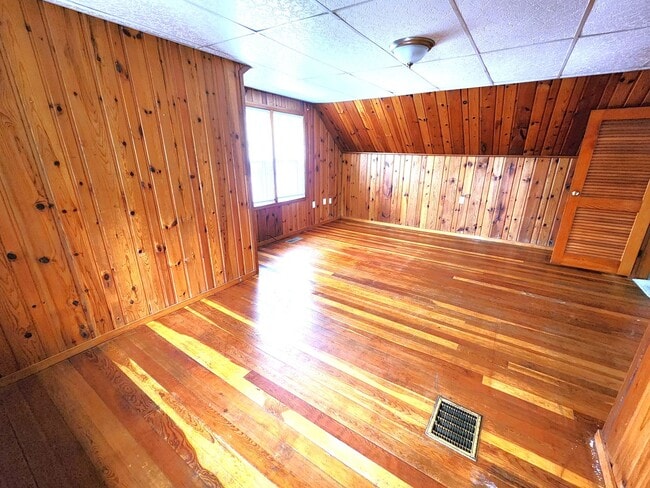 Building Photo - 4 Bedroom Cape Cod with Large Partially Fenced Yard