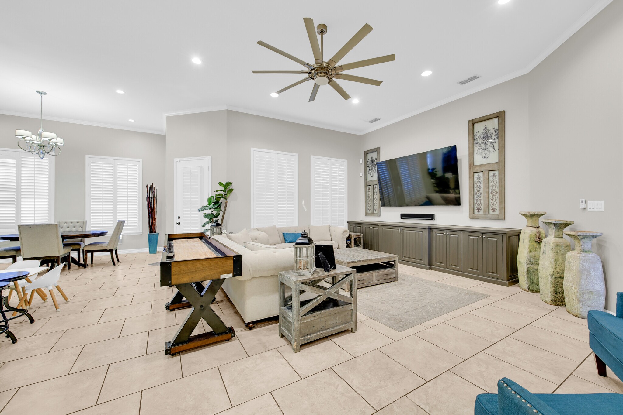 Building Photo - 5706 N 3rd Ln