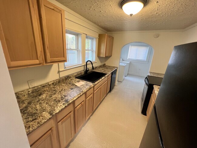 Building Photo - 960 E Pleasant Run Parkway North Dr