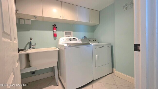 Building Photo - 3223 S Atlantic Ave