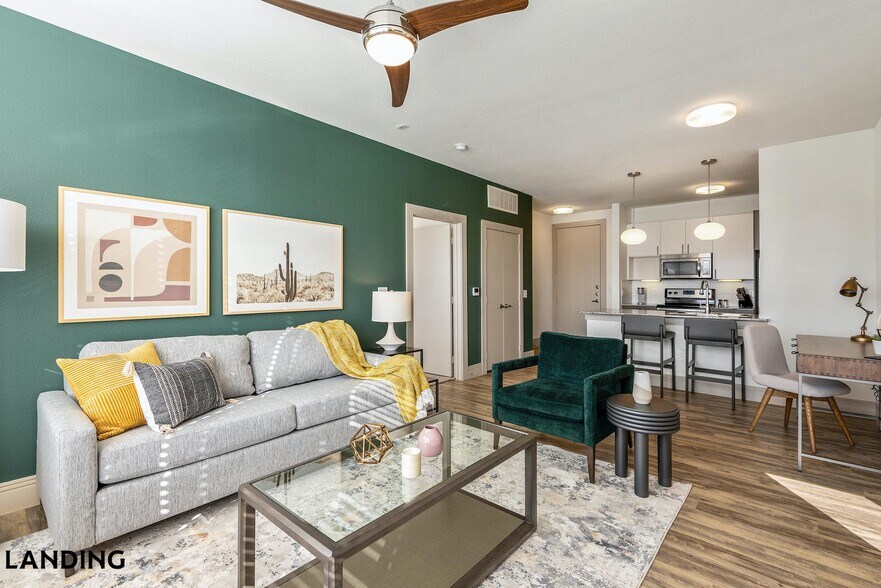 Building Photo - 14807 Woodland Hills Dr