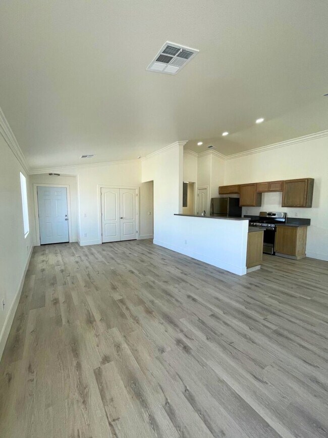 Building Photo - NEWLY RENOVATED 3BD/2BA SINGLE FAMILY HOME IN NORTH LAS VEGAS!