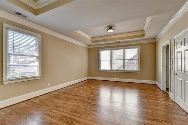 Building Photo - 11636 Parkside Ave
