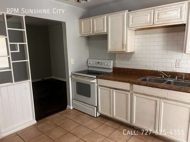 Building Photo - 8211 N 17th St