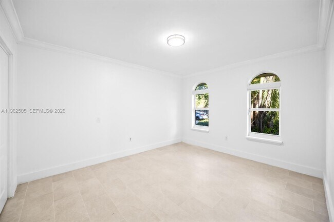 Building Photo - 4400 SW 9th Ln