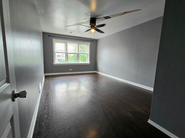 Building Photo - 834 N Christiana Ave