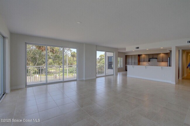 Building Photo - 1465 S Harbor City Blvd