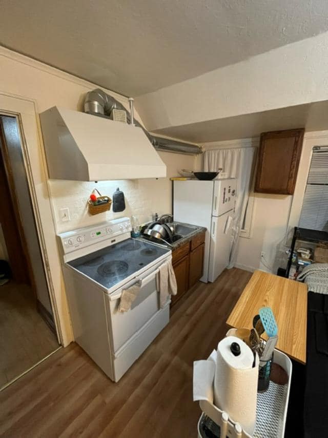 Building Photo - 3472 N Downer Ave