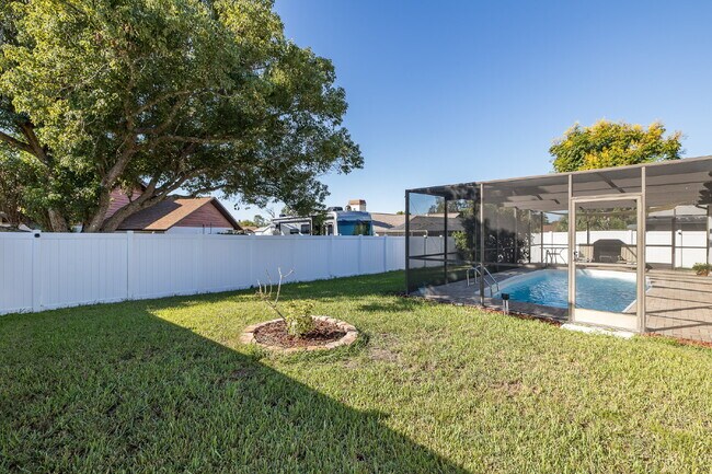 Building Photo - 7334 Bent Oak Dr