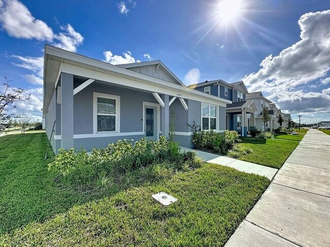 Building Photo - Tohoqua Beauty!