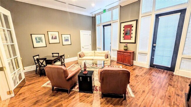 Building Photo - 750 N Tamiami Trl