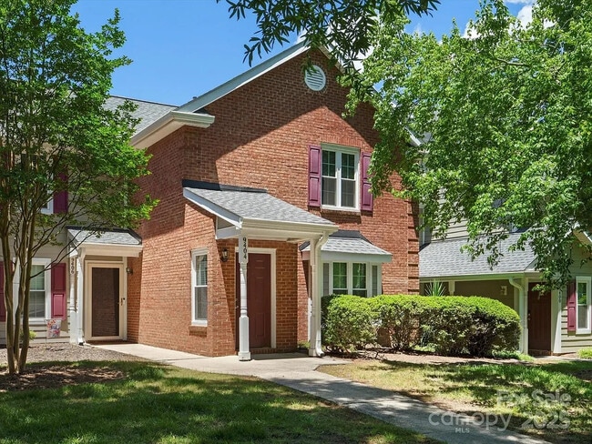 Building Photo - 9404 S Vicksburg Park Ct