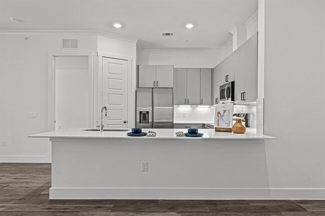 Building Photo - 1664 Hillside Terrace