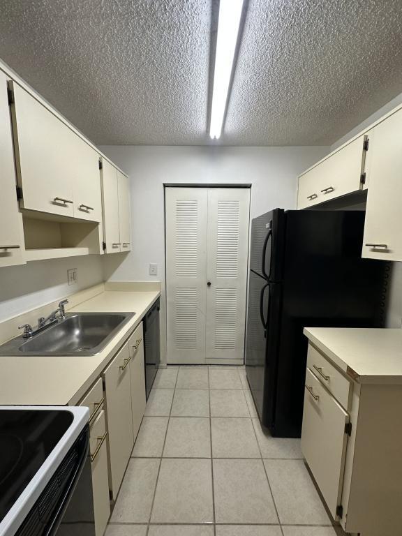 Building Photo - 6002 Laketree Ln