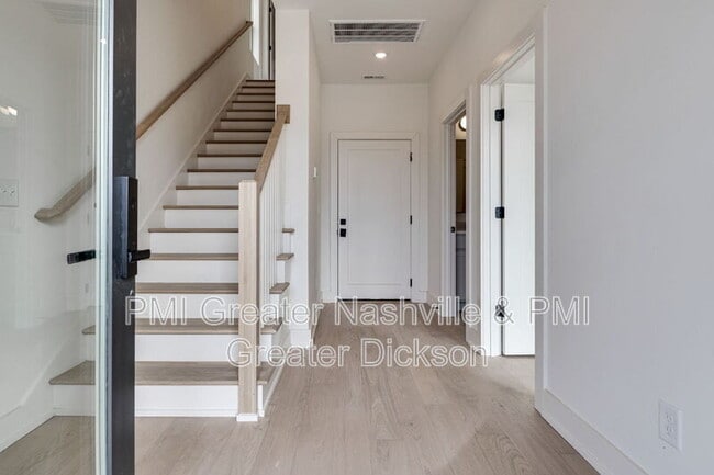 Building Photo - 539 Midnight Way