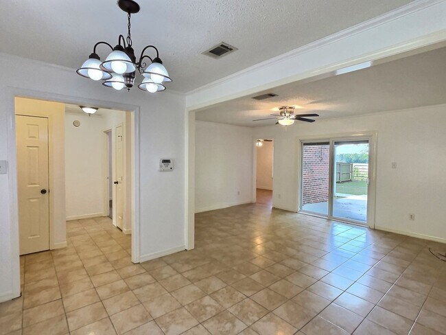 Building Photo - 3-bedroom 2-bathroom home in Vancleave, MS!