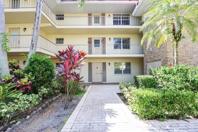 Building Photo - 5540 Tamberlane Cir