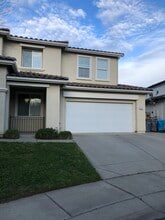 Building Photo - 2141 Buck River St