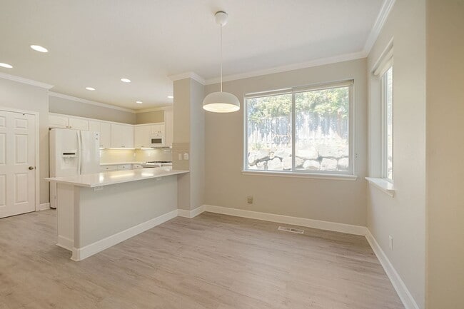Building Photo - 10657 SW Adele Dr