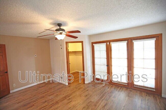 Building Photo - 2201 W Union Hills Dr