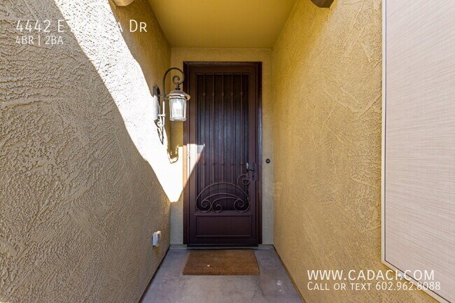 Building Photo - 4442 E Angela Dr