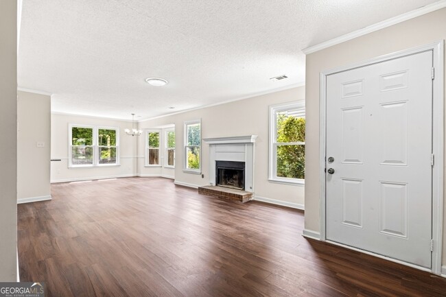 Building Photo - 7973 Woodlake Dr