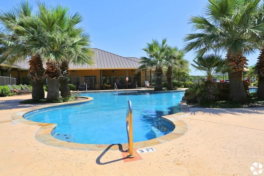 Pool - The Palmera on 3009