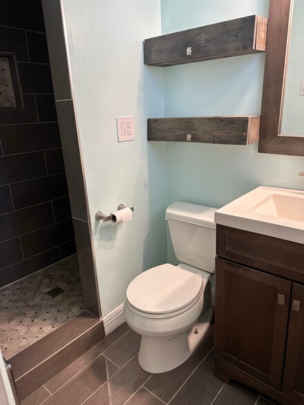 Building Photo - 1124 Indiana St SE