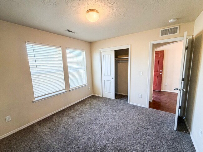 Building Photo - 4 Bed / 2 Bath Home for Rent in Caldwell – 1,886 Sq Ft