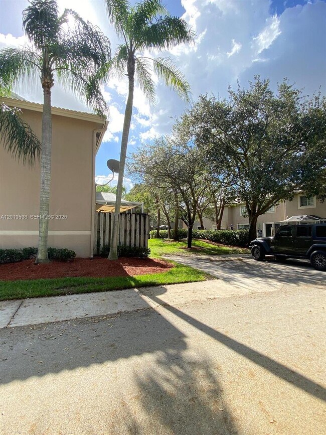 Building Photo - 2041 Pompeii Ct