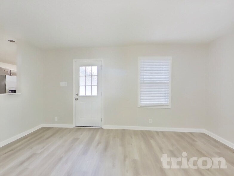 Building Photo - 208 Calloway Club