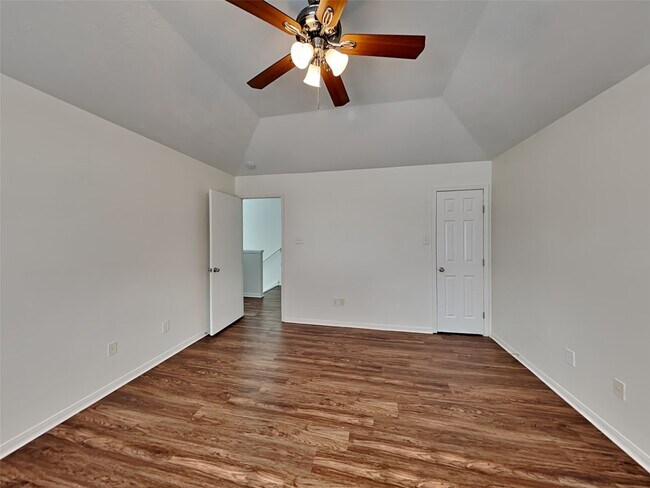 Building Photo - 502 Hearthstone Ct