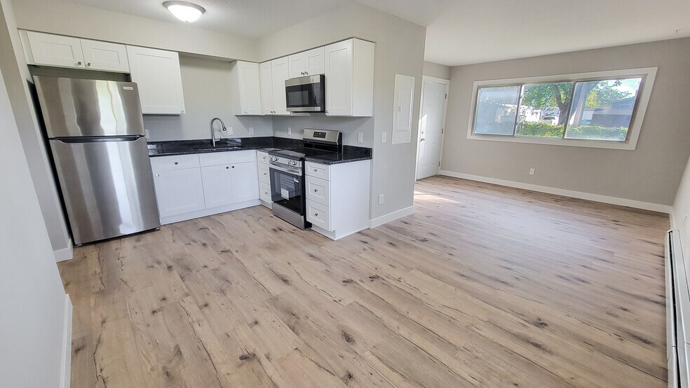 Building Photo - 5661 Quincy St