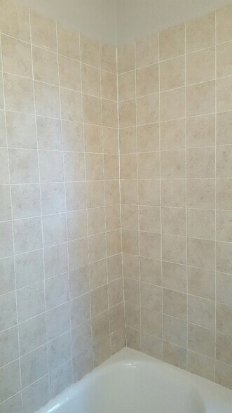 2nd Floor Bathroom View #3 - 524 N 33rd St