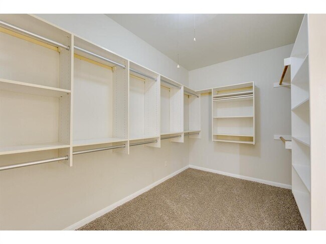 Building Photo - 12012 Bryony Dr