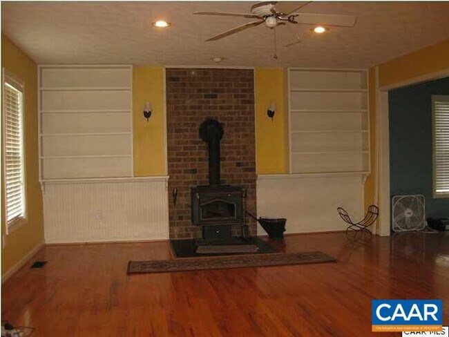 Building Photo - 3Bed/2Bath Lake Monticello Rental