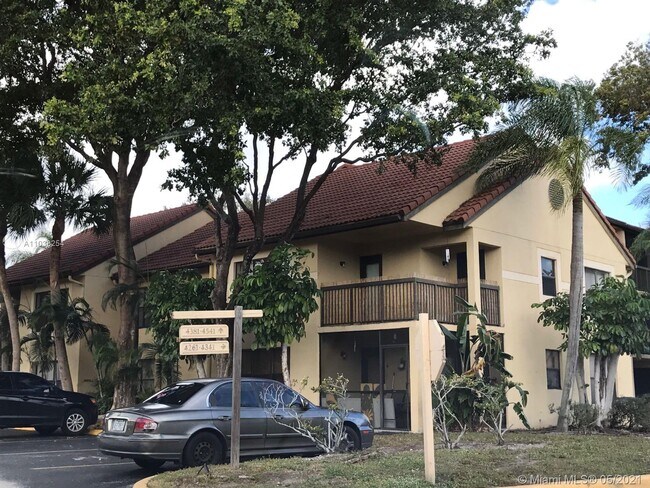 Building Photo - 4421 W McNab Rd