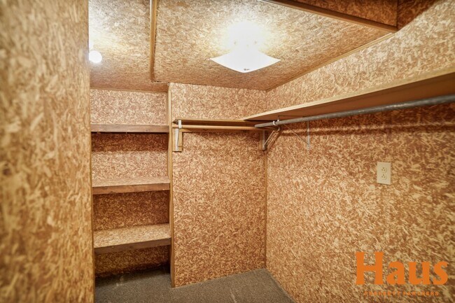 Building Photo - 1839 SE 43rd Terrace