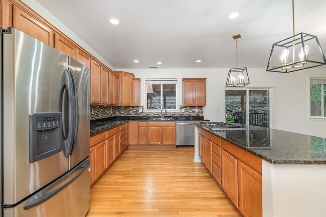 Building Photo - Beautiful Craftsman home available for ren...