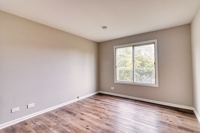 Building Photo - 364 Grissom Ct