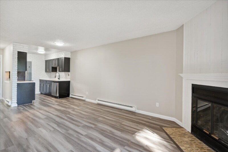 Building Photo - 14780 E Kentucky Dr