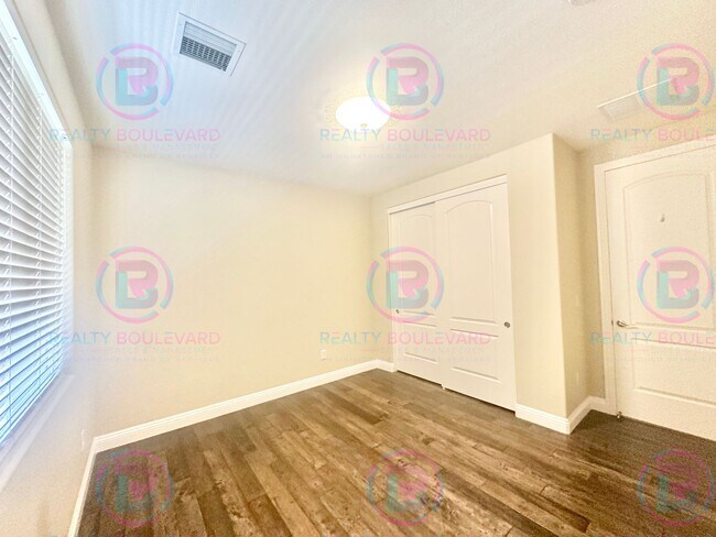 Building Photo - 1767 Fairway Hills Trail