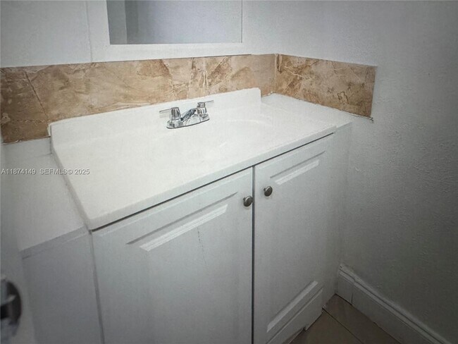 Building Photo - 3984 Crayrich Cir