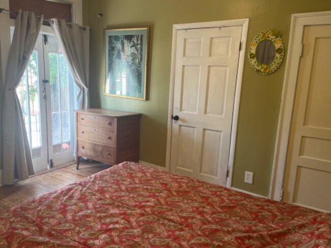 Building Photo - 400 Opelousas Ave