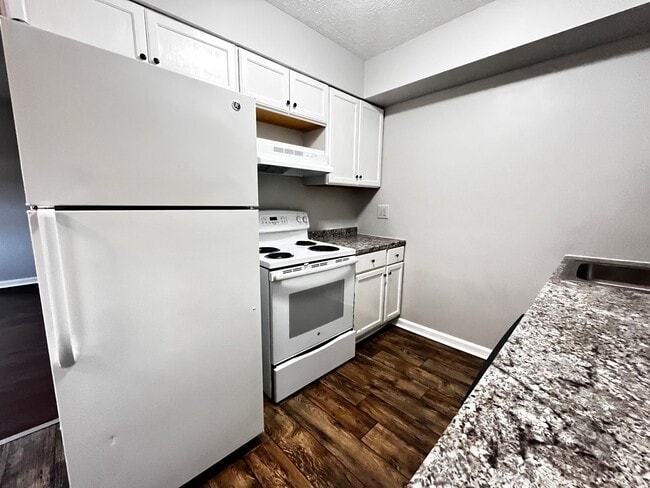 Building Photo - 4405 Landside Dr