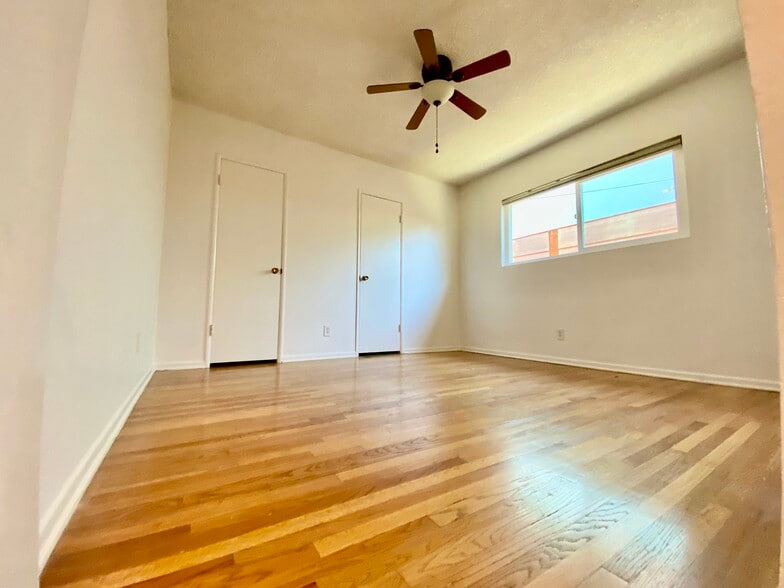 Building Photo - 18246 Sunburst St